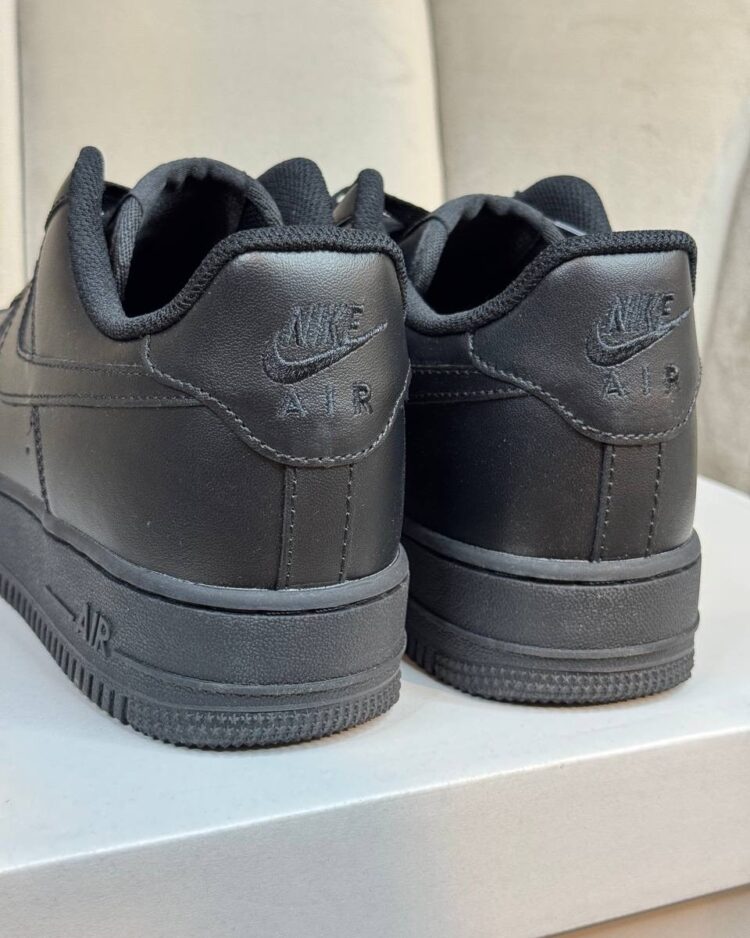 Кроссовки Nike Air Force 1 Low Triple Black — фото 4
