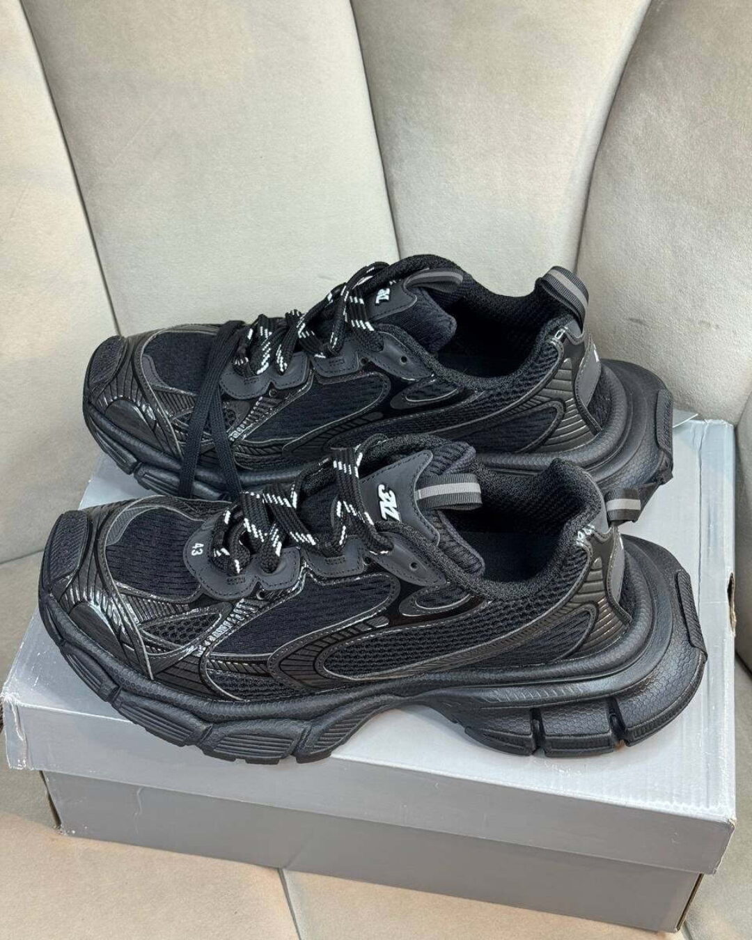 Кроссовки Balenciaga 3XL Sneaker Triple Black — изображение 3