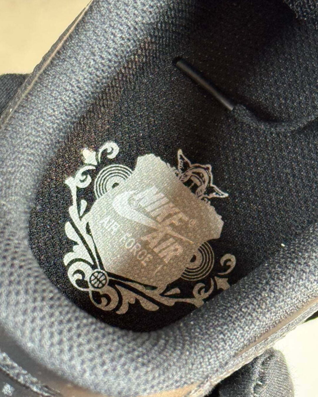 Кроссовки Nike Air Force 1 Low Triple Black — изображение 9