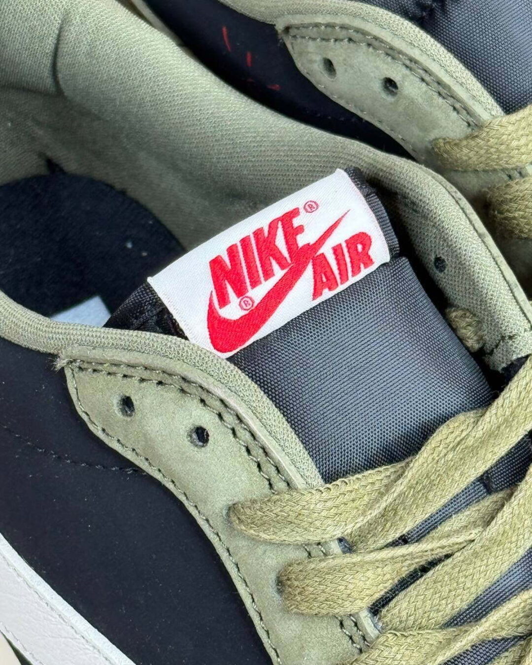 Кеды Travis Scott x Air Jordan 1 Black Olive — изображение 5