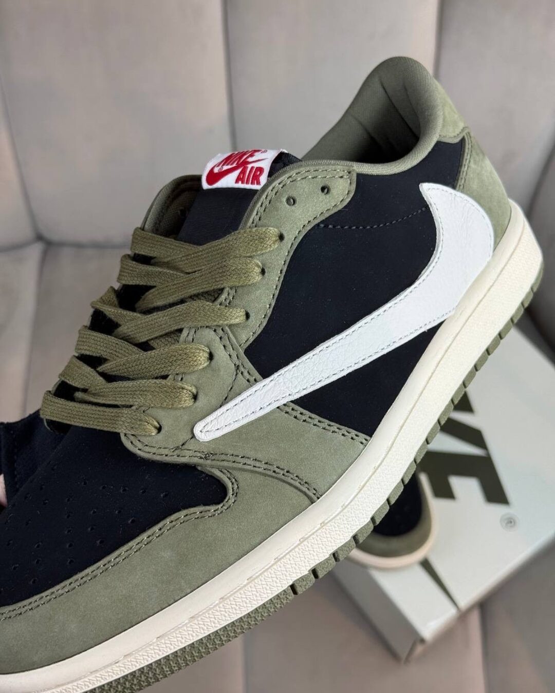 Кеды Travis Scott x Air Jordan 1 Black Olive — изображение 9