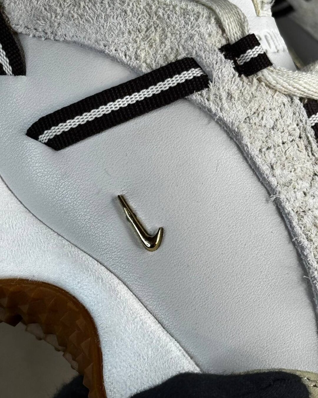 Кроссовки Nike Air Humara LX x Jacquemus — изображение 8