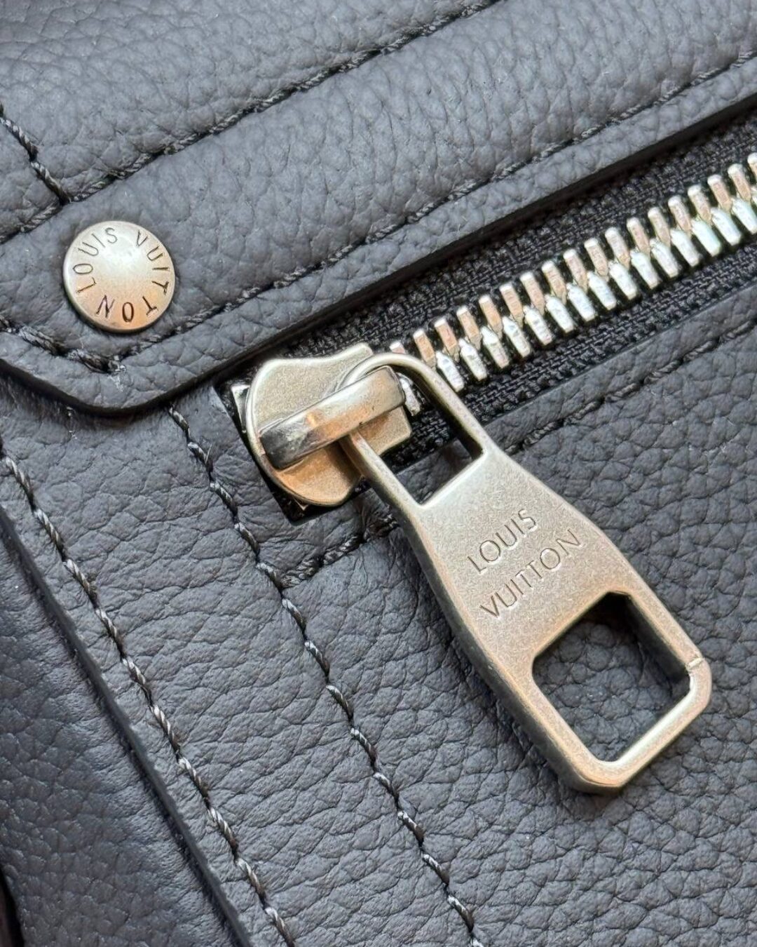 Сумка Louis Vuitton — изображение 9