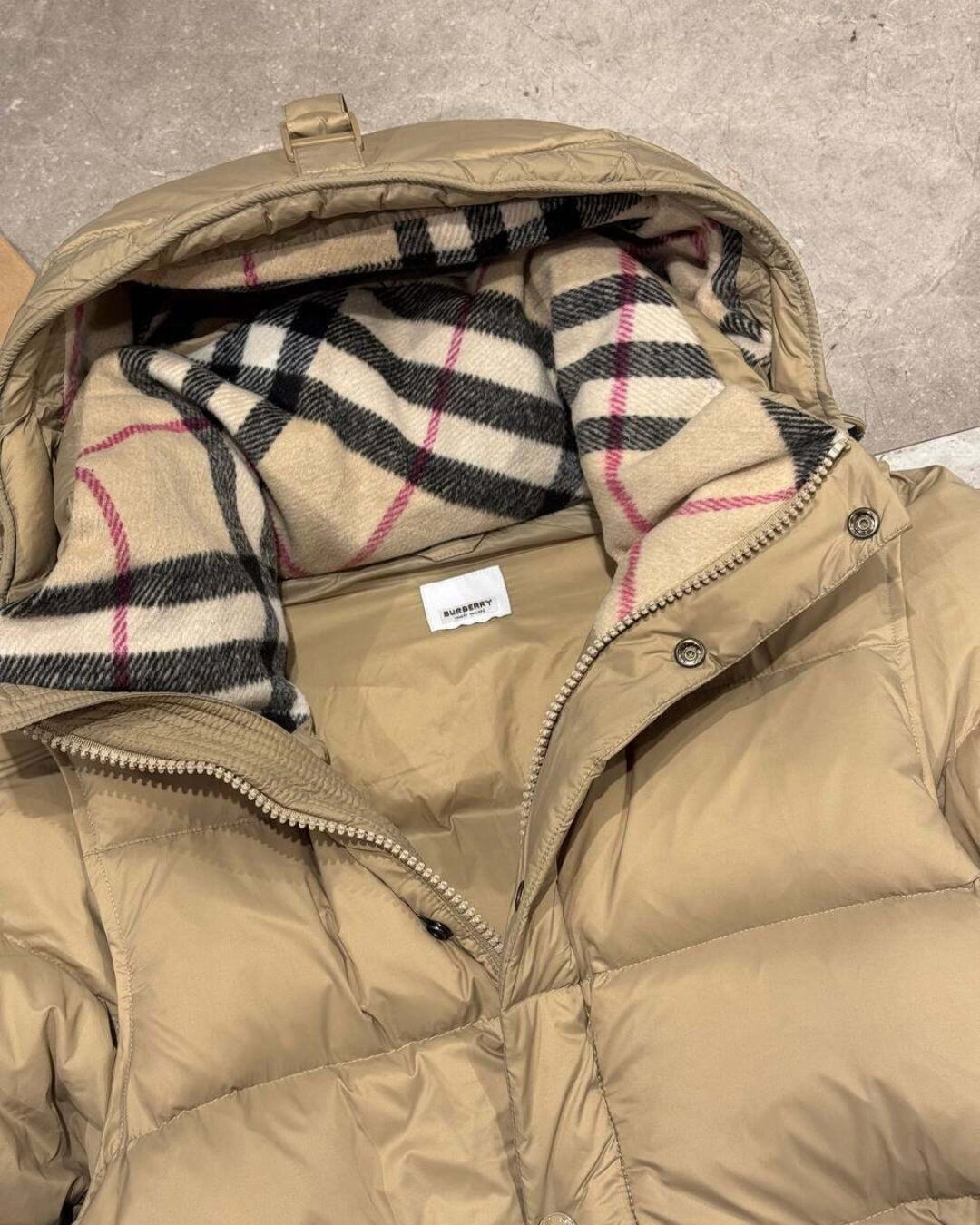 Пуховик Burberry — изображение 3