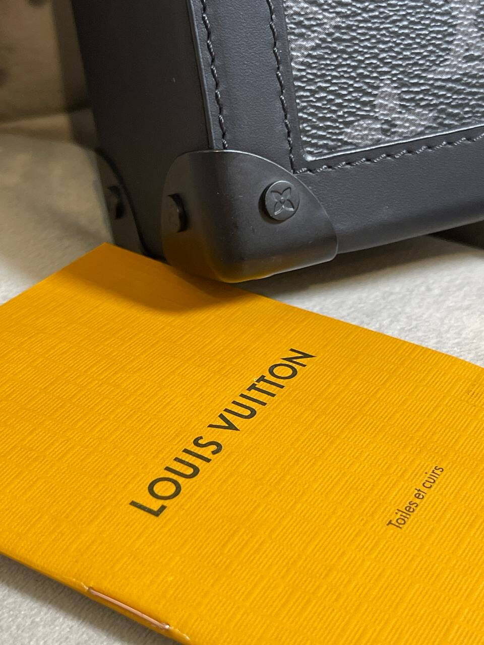 Сумка Louis Vuitton Vertical Trunck — фото 3