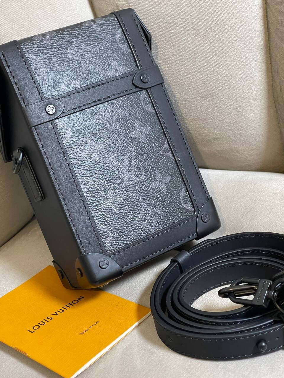 Сумка Louis Vuitton Vertical Trunck — фото 5