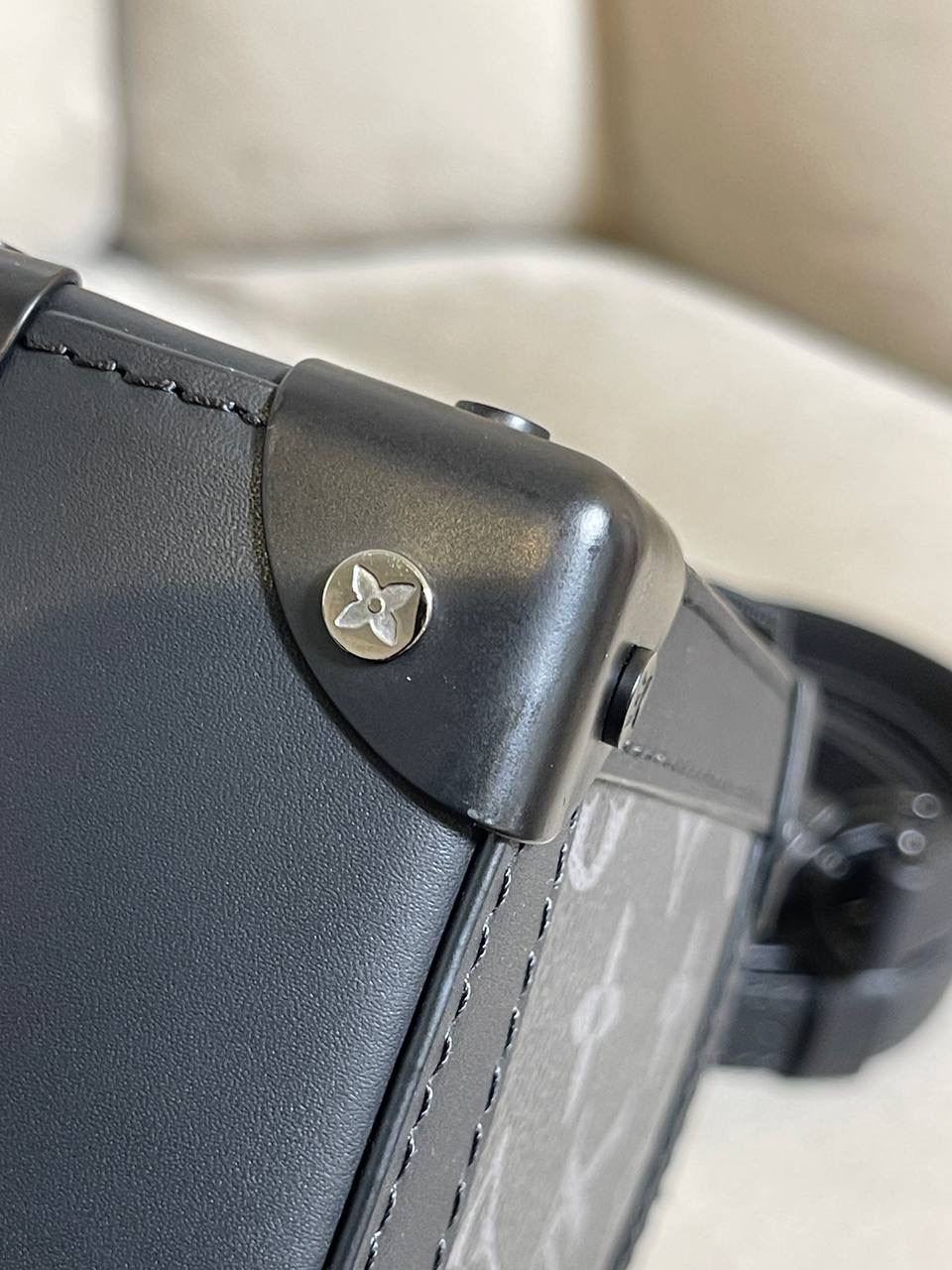 Сумка Louis Vuitton Vertical Trunck — фото 7