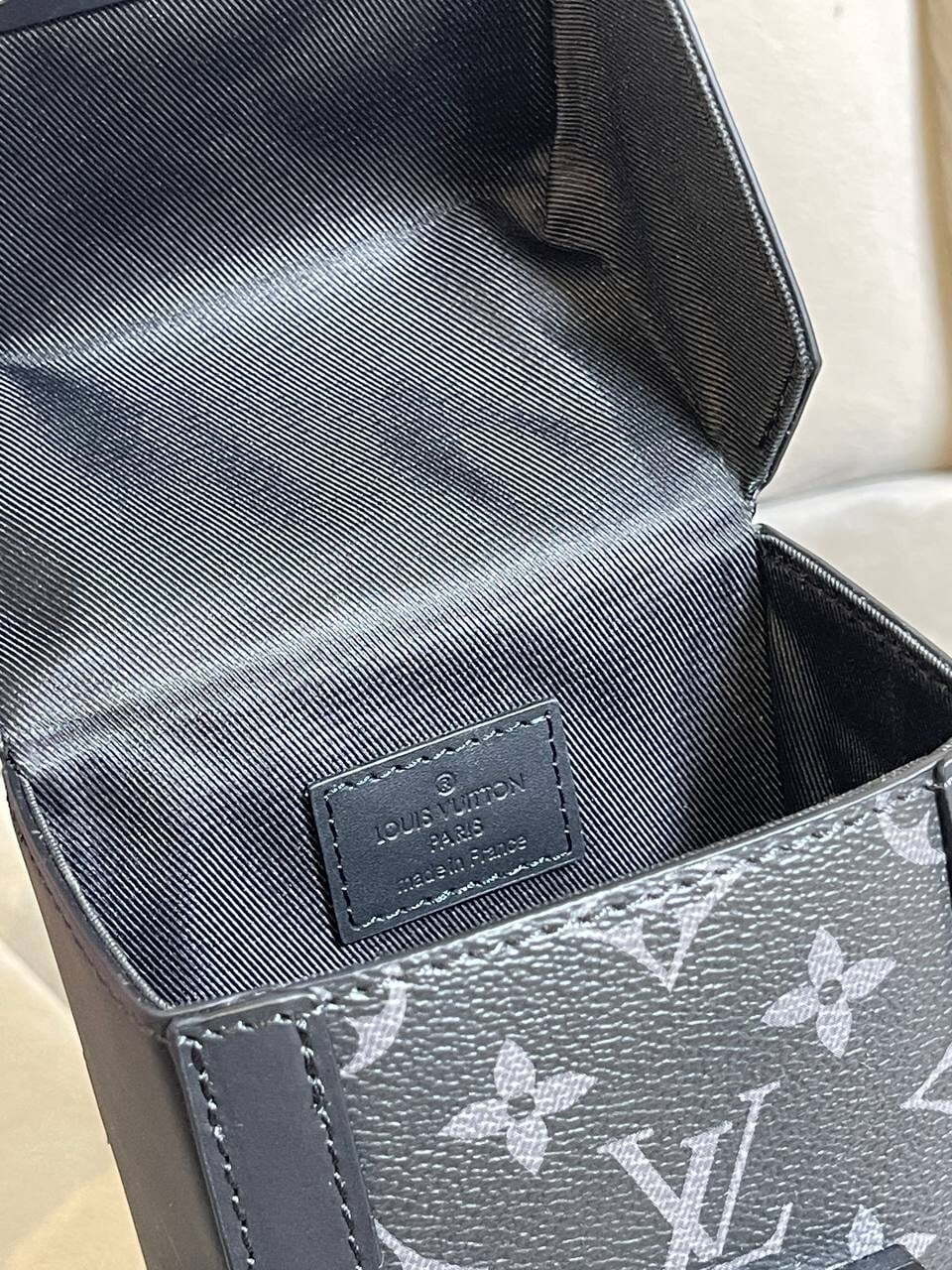Сумка Louis Vuitton Vertical Trunck — фото 9