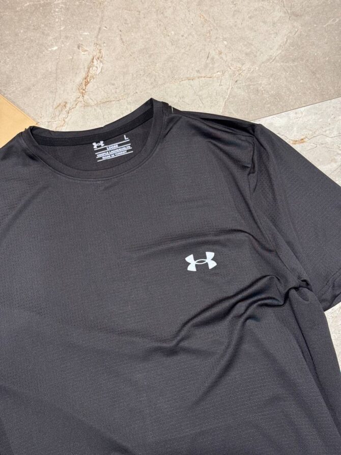 Футболка Under Armour — изображение 3