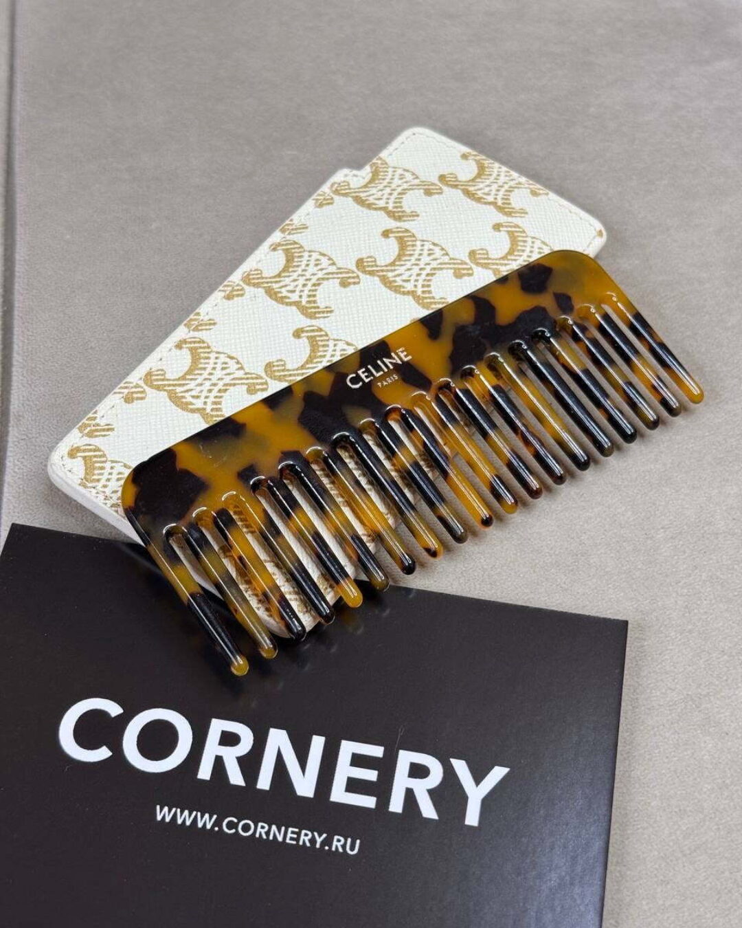 Расческа Celine — изображение 2
