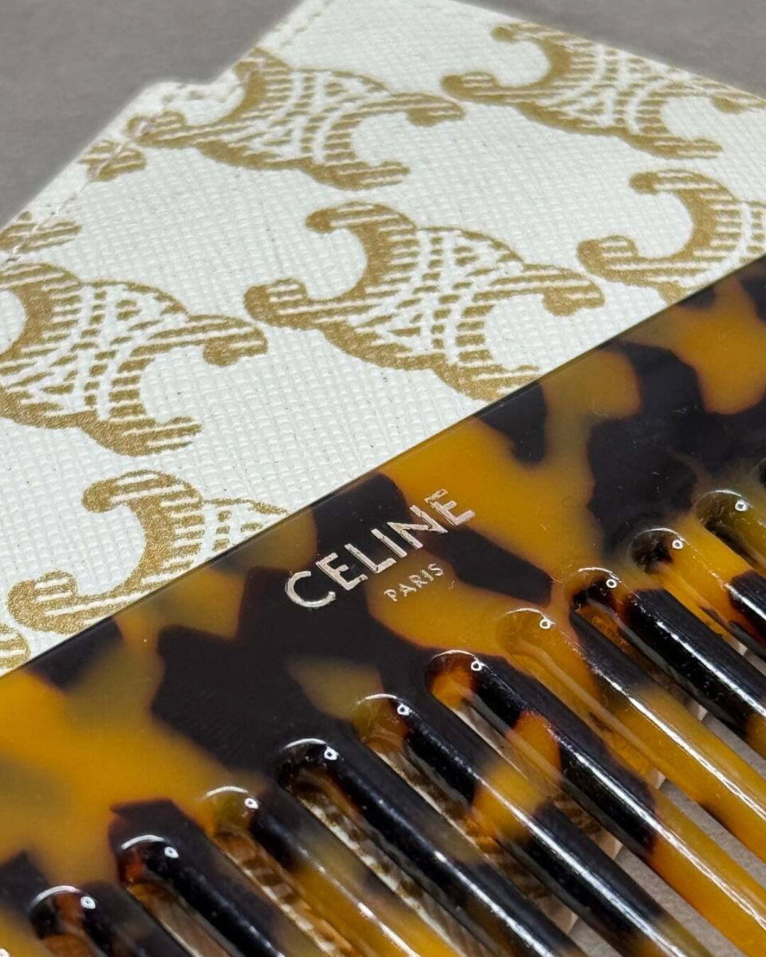 Расческа Celine — изображение 4