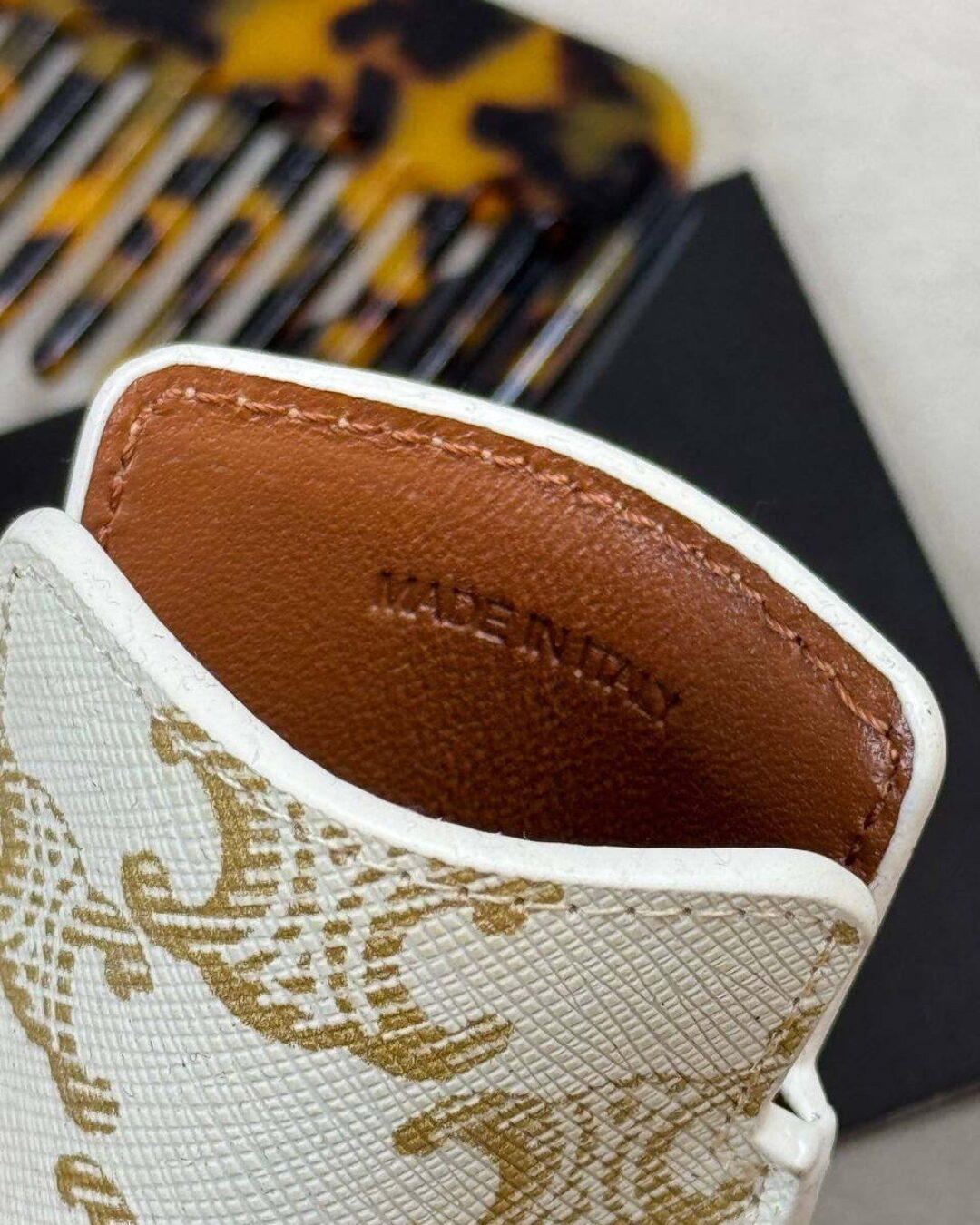 Расческа Celine — изображение 9