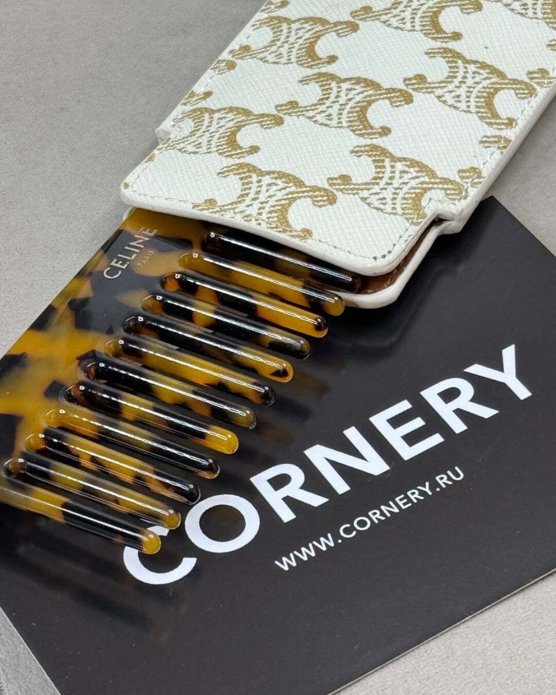 Расческа Celine — изображение 7