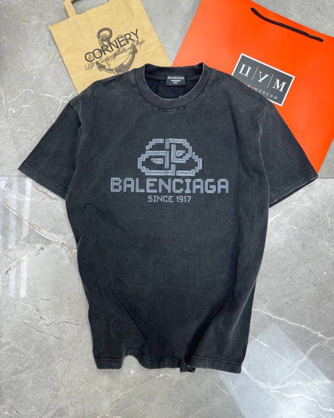 Футболка Balenciaga