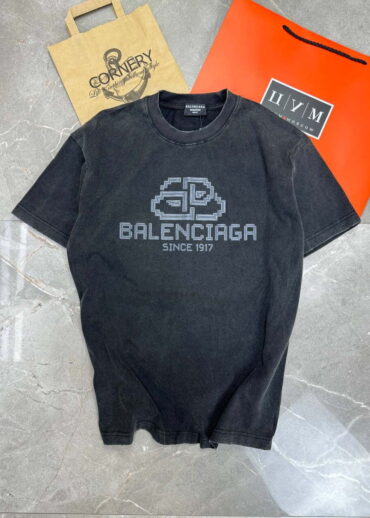 Футболка Balenciaga