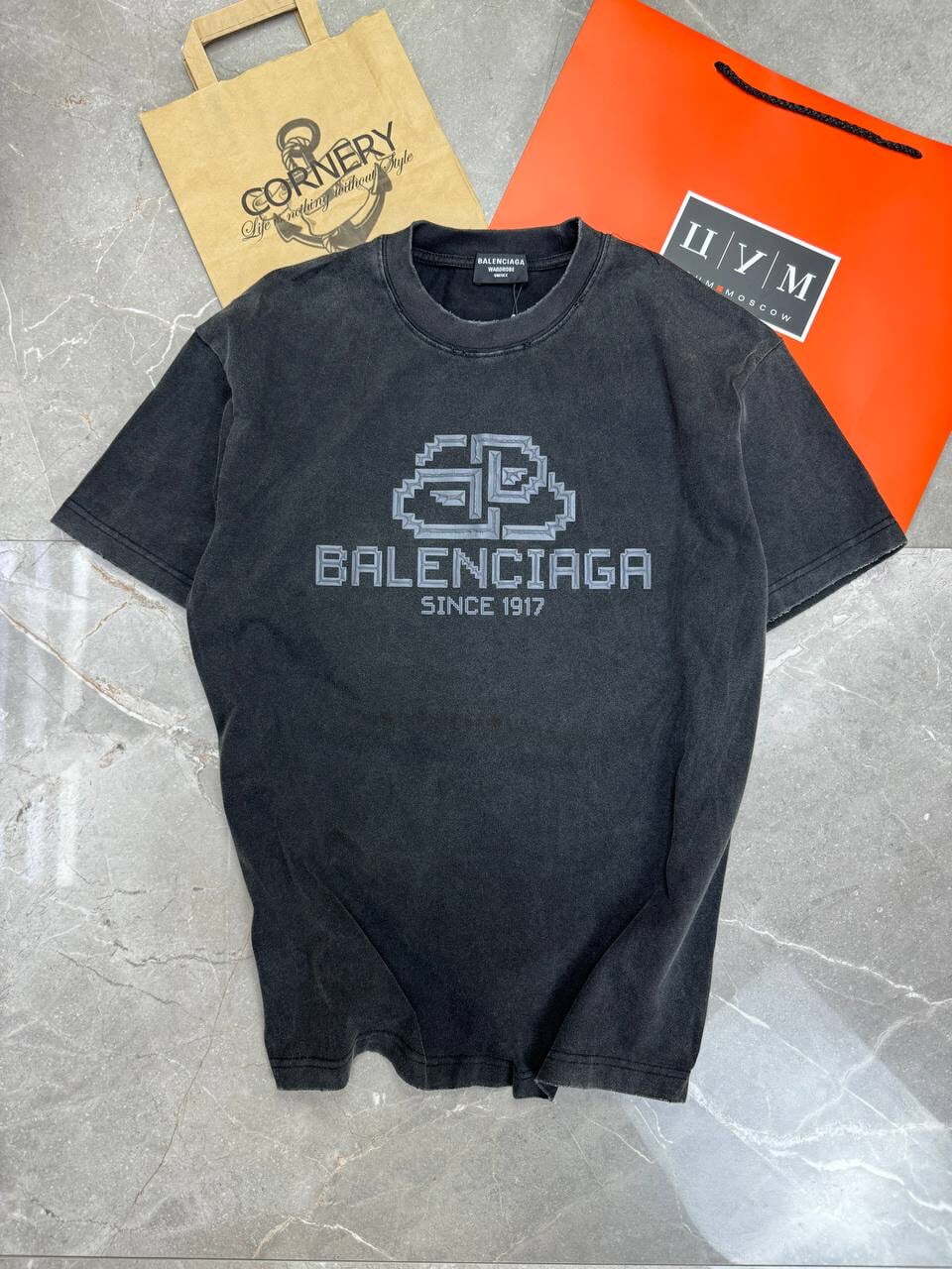 Футболка Balenciaga — фото 1