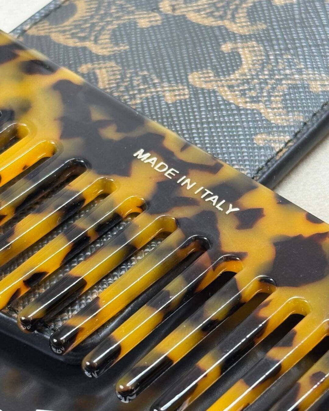 Расческа Celine — изображение 5