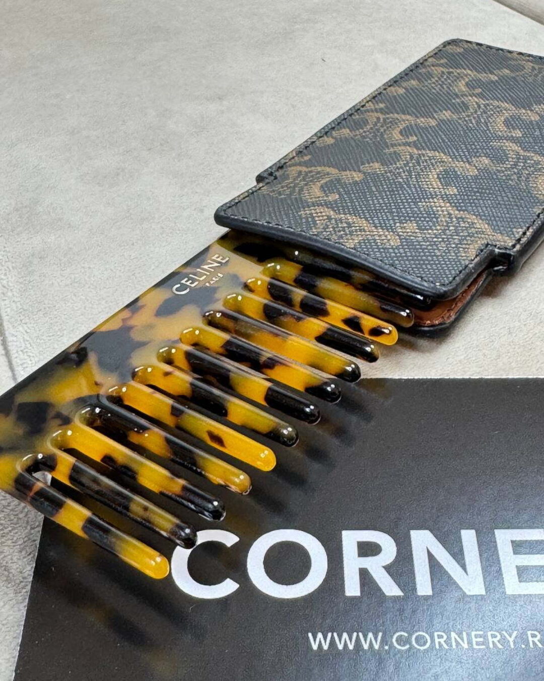 Расческа Celine — изображение 9