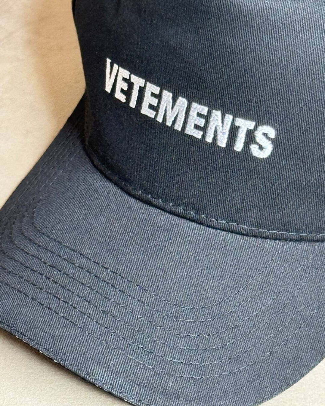 Кепка Vetements — изображение 5