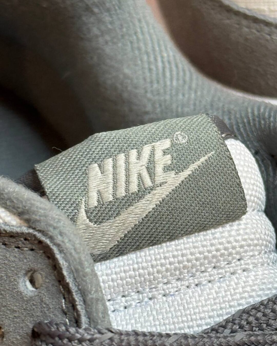 Кеды Nike Dunk Low Smoke Grey Gum — изображение 9