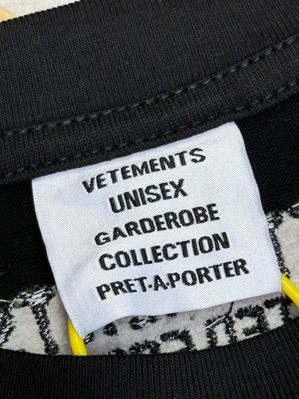 Футболка Vetements Corporate Brands — фото 8
