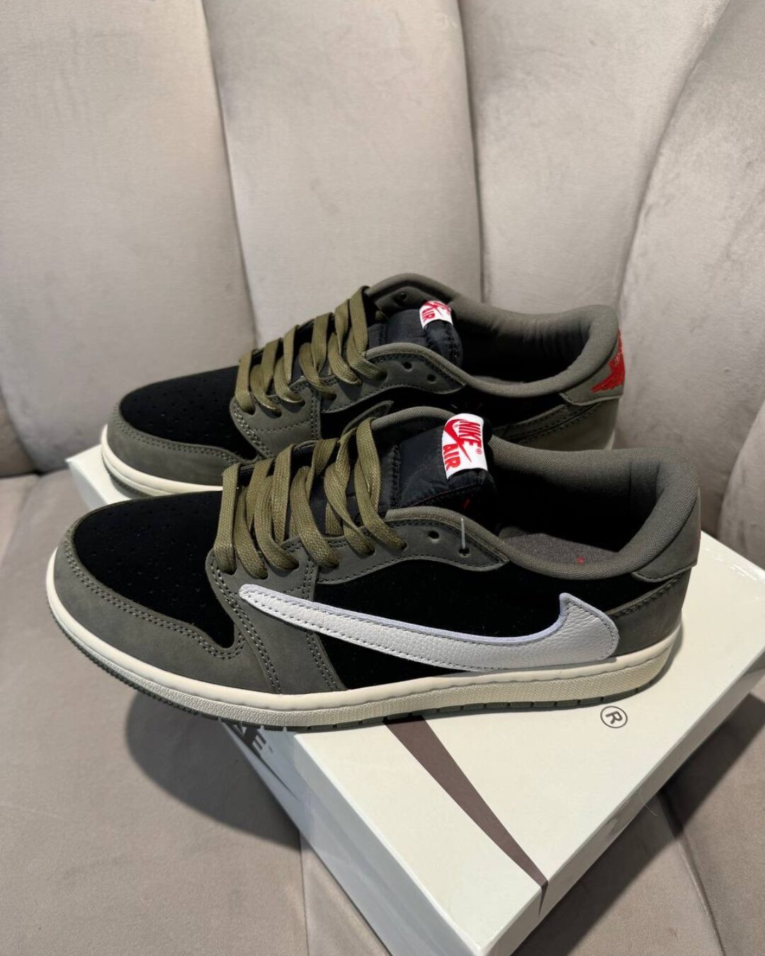 Кеды Travis Scott x Air Jordan 1 Black Olive — изображение 3