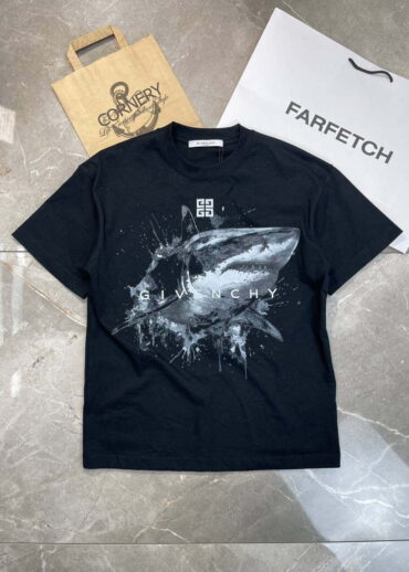Футболка Givenchy