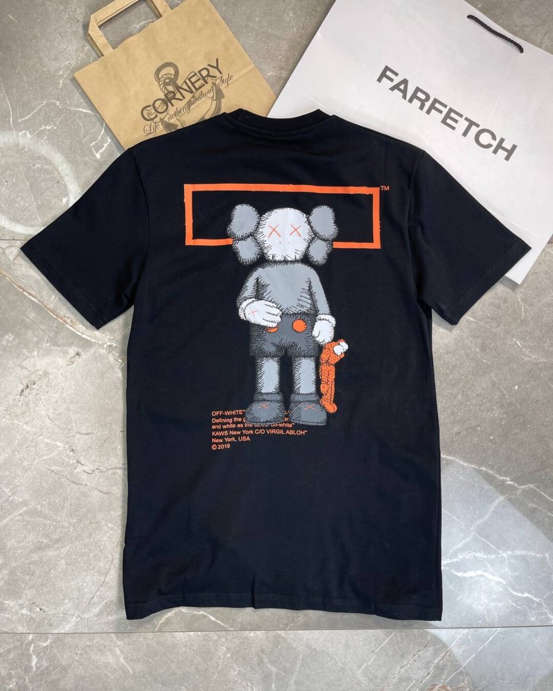 Футболка Off White x Kaws — изображение 2