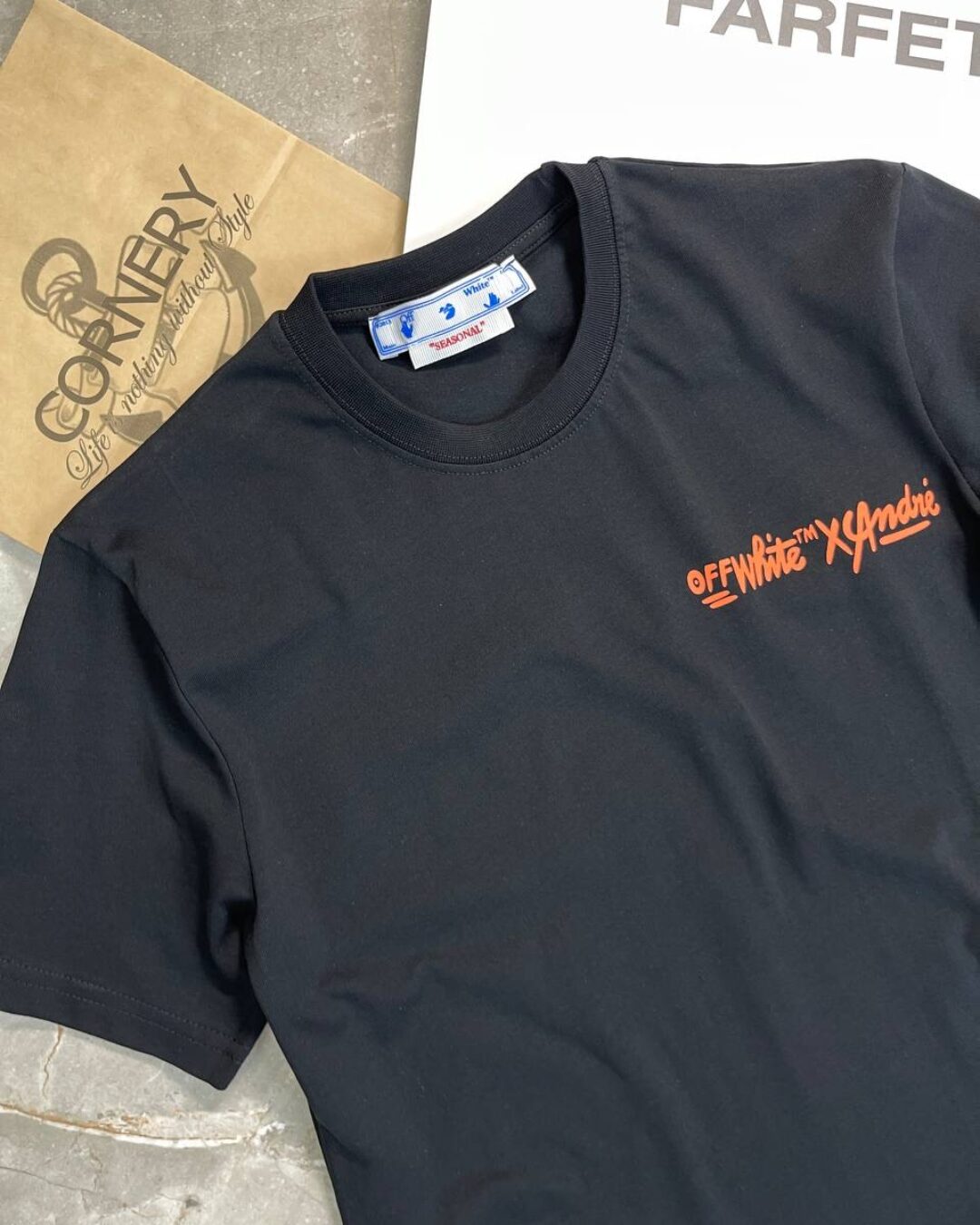 Футболка Off White x Kaws — изображение 3