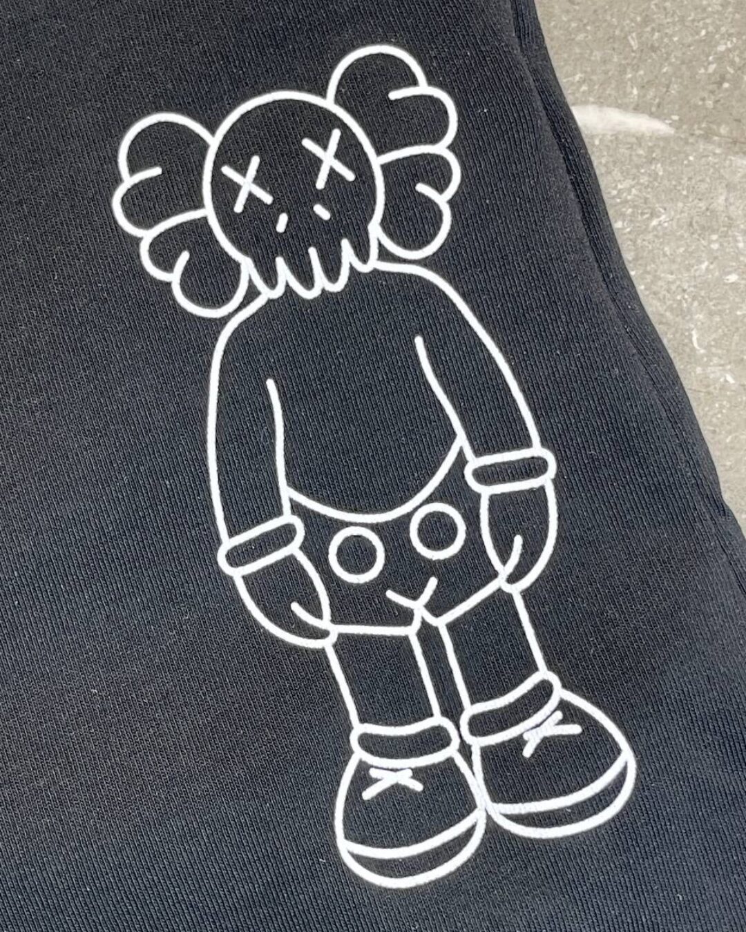 Футболка Off White x Kaws — изображение 4