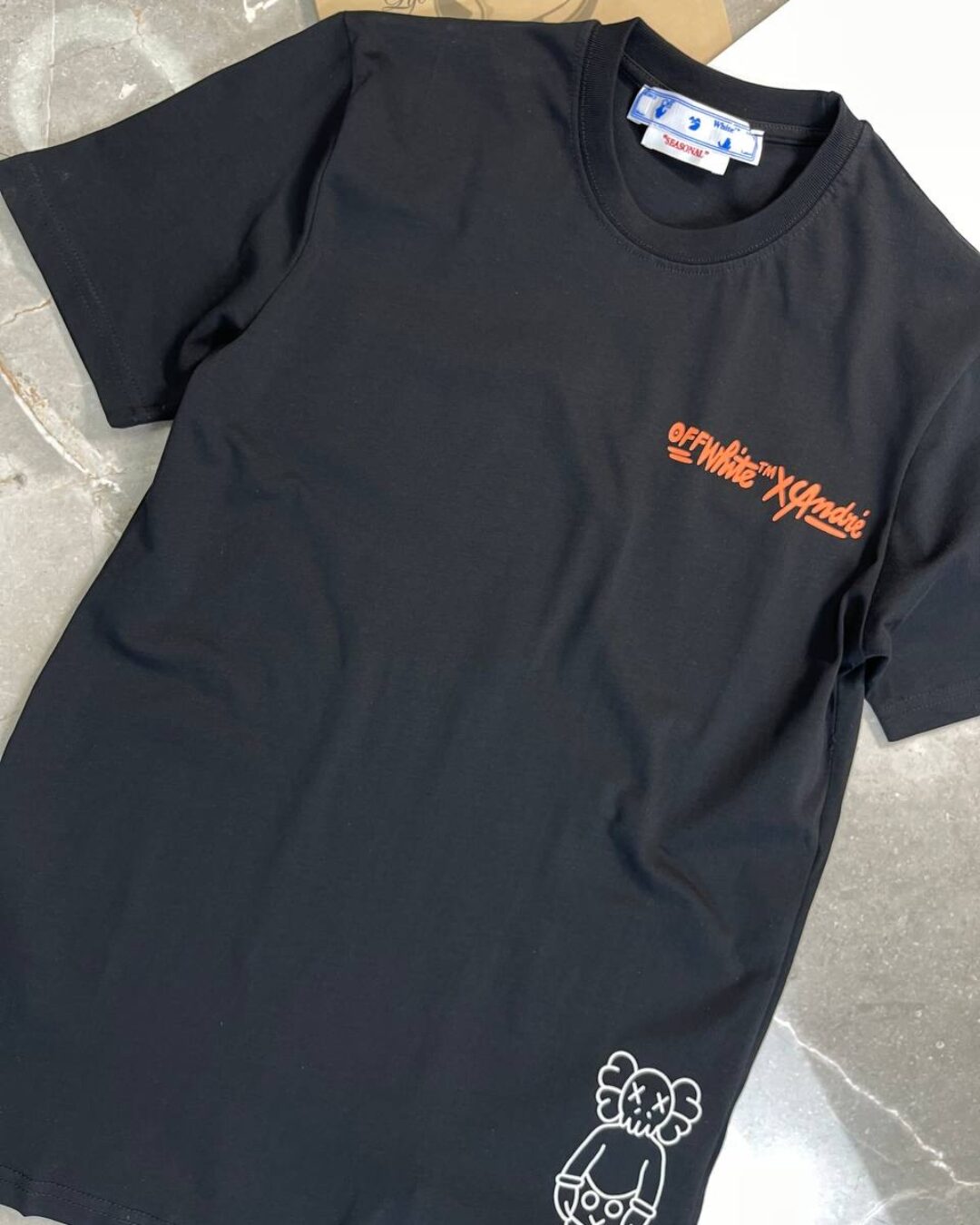 Футболка Off White x Kaws — изображение 5