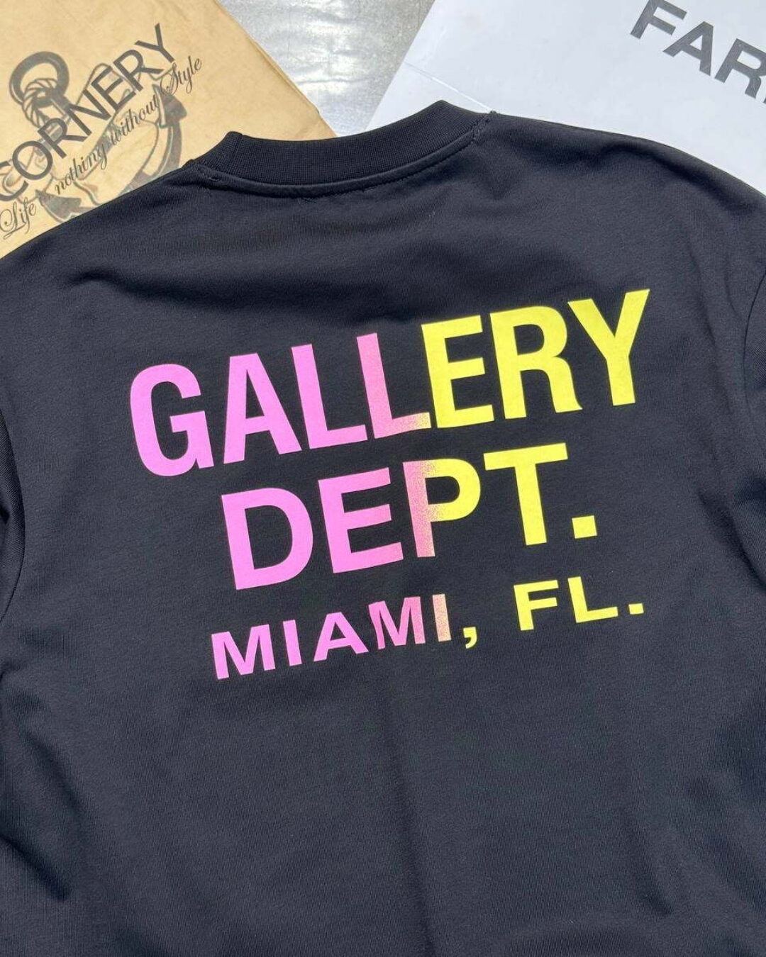 Футболка Gallery Dept — изображение 9