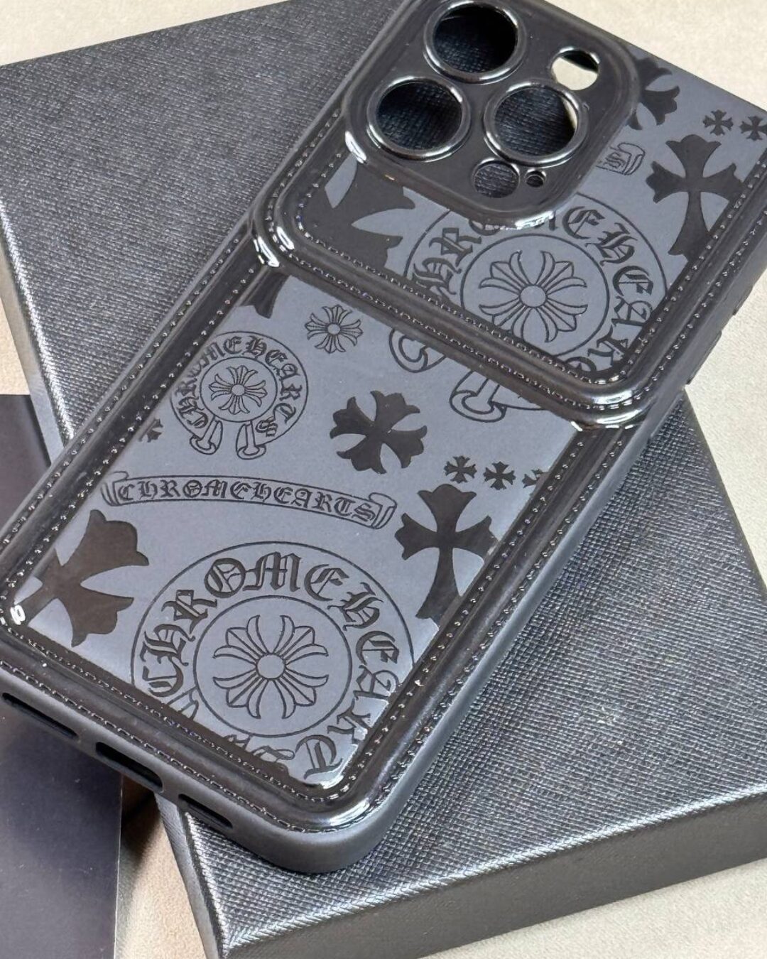Чехол Chrome Hearts (IPhone 16 Pro Max) — изображение 3