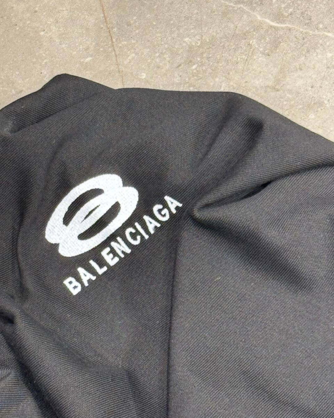 Футболка Balenciaga — изображение 7