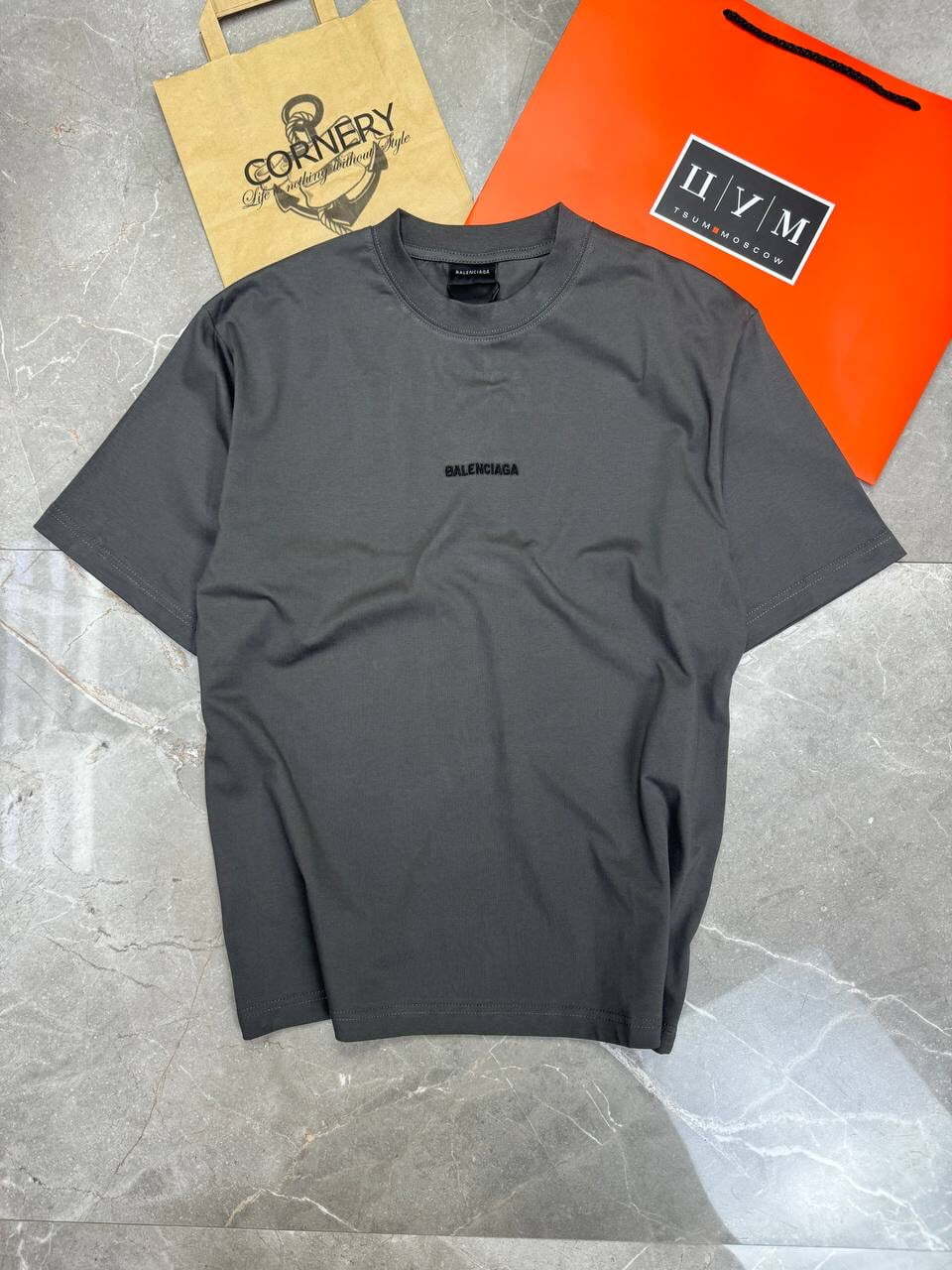 Футболка Balenciaga — фото 1