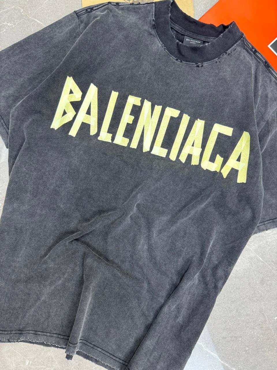 Футболка Balenciaga — фото 3