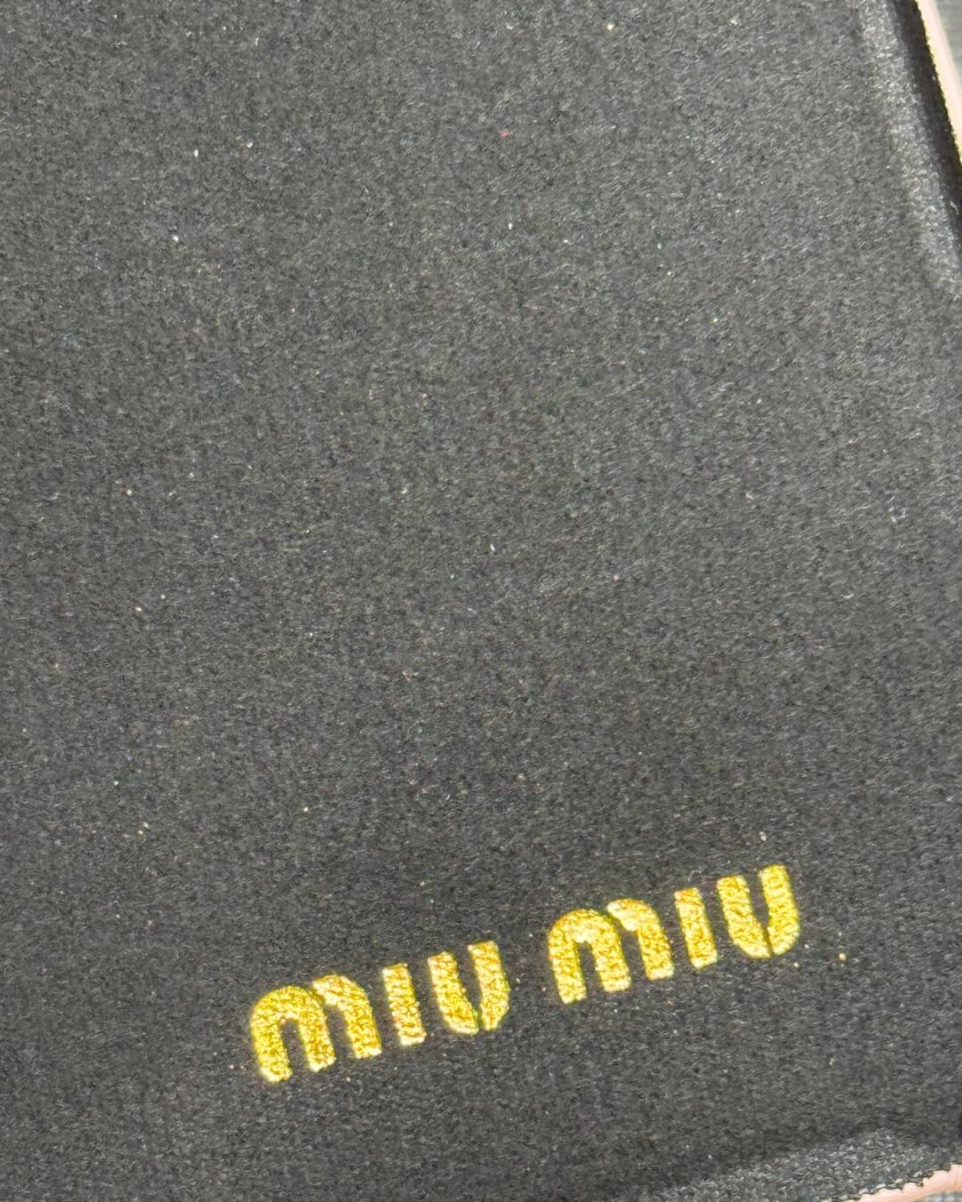 Чехол Miu Miu (IPhone 16 Pro Max) — изображение 3