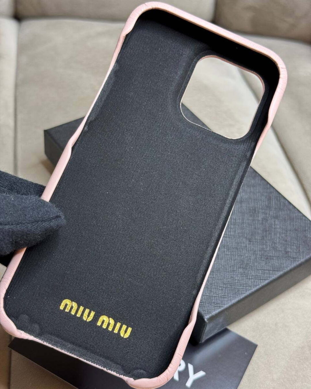 Чехол Miu Miu (IPhone 16 Pro Max) — изображение 4