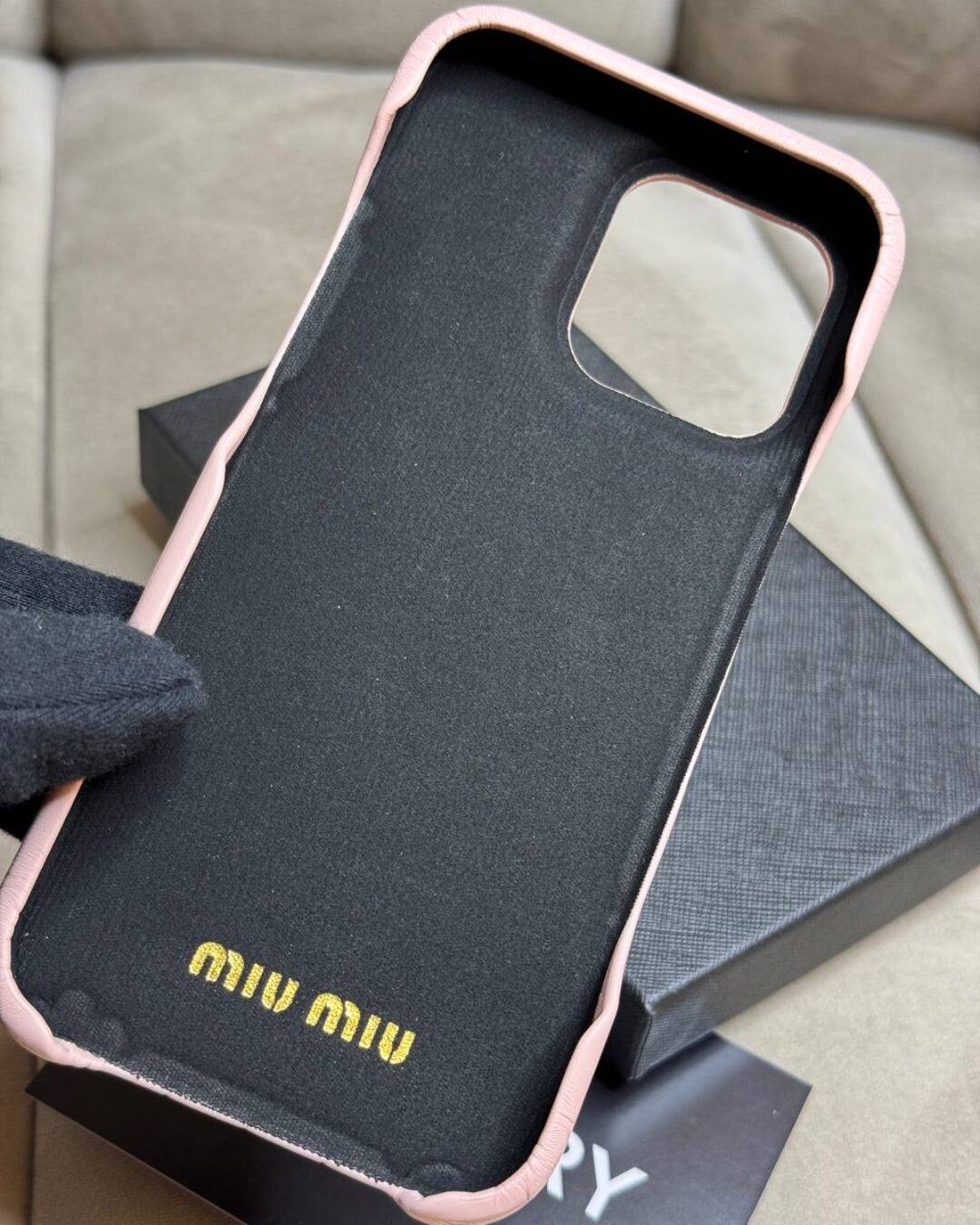 Чехол Miu Miu (IPhone 16 Pro Max) — изображение 4