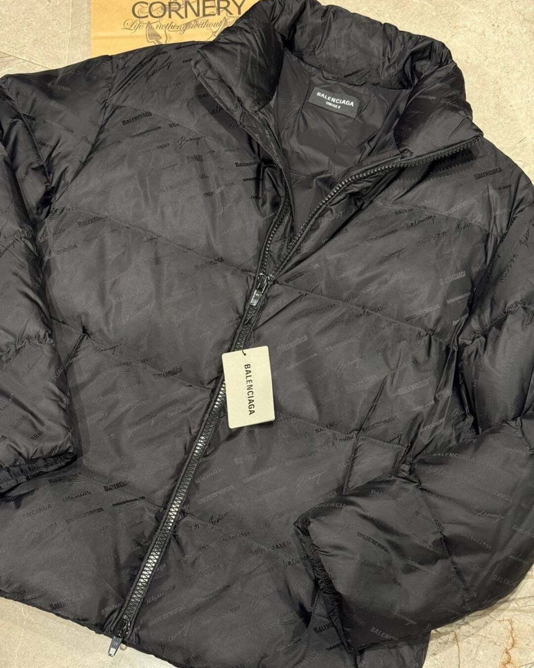 Пуховик Balenciaga — изображение 3