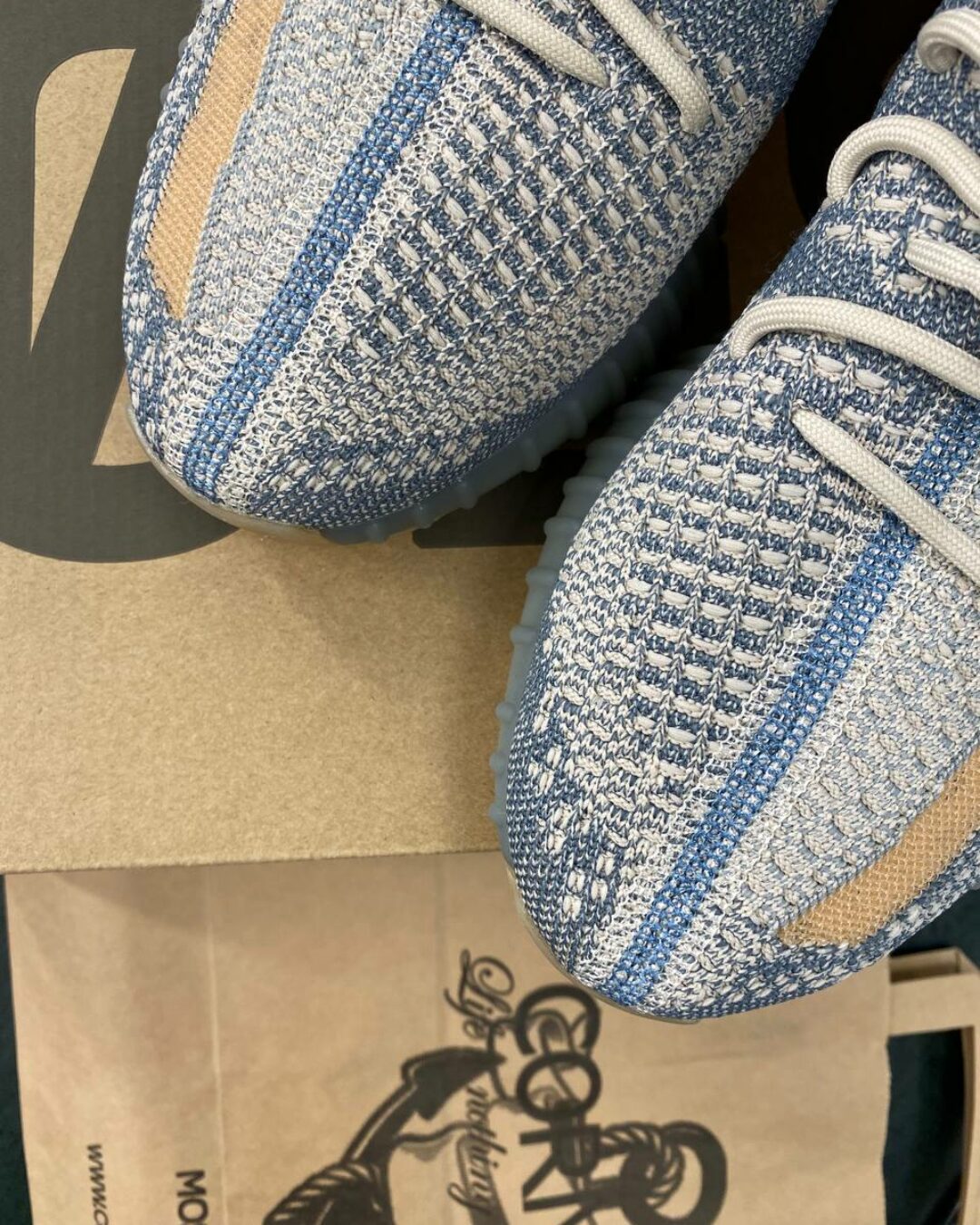 Yeezy 350 V2 Israfil — изображение 9