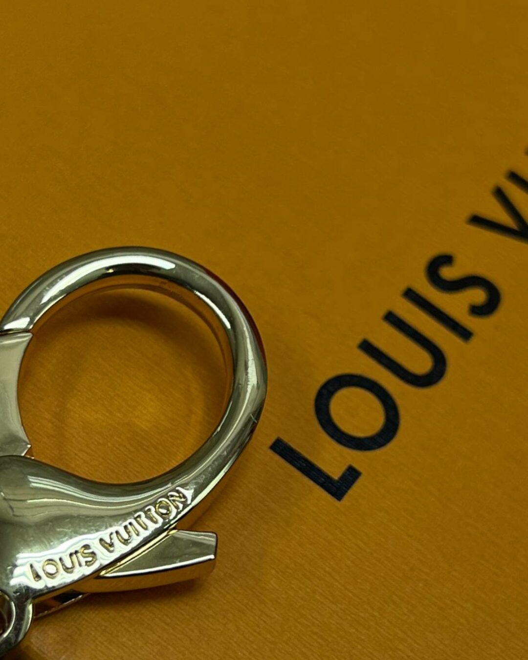 Брелок Louis Vuitton — изображение 8