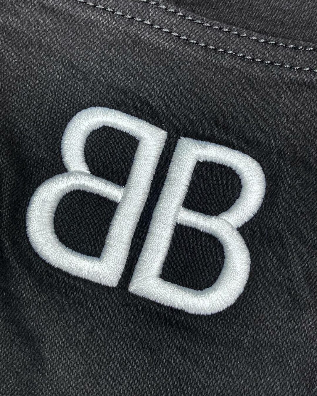 Джинсы Balenciaga — изображение 7