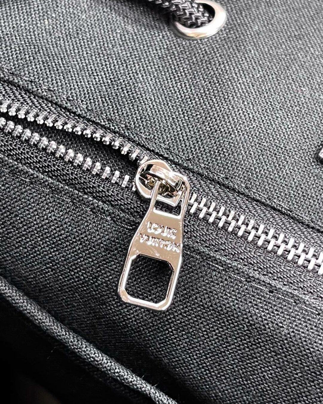 Рюкзак Louis Vuitton — изображение 9