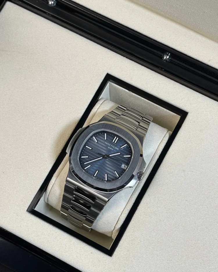 Часы Patek Philippe Nautilus — фото 3