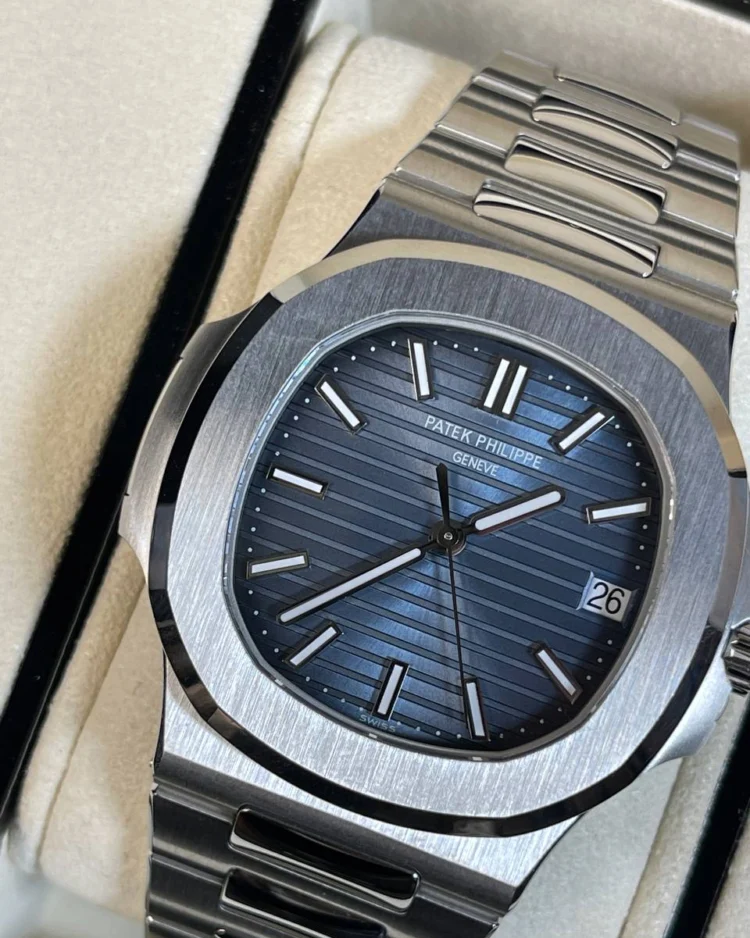 Часы Patek Philippe Nautilus — фото 6