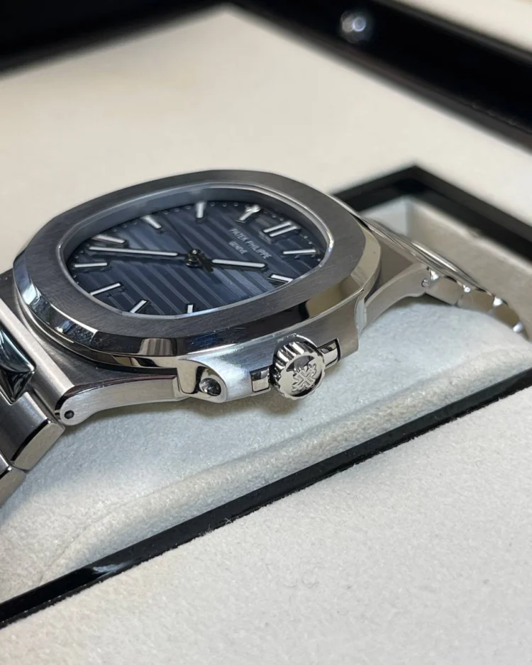 Часы Patek Philippe Nautilus — фото 7