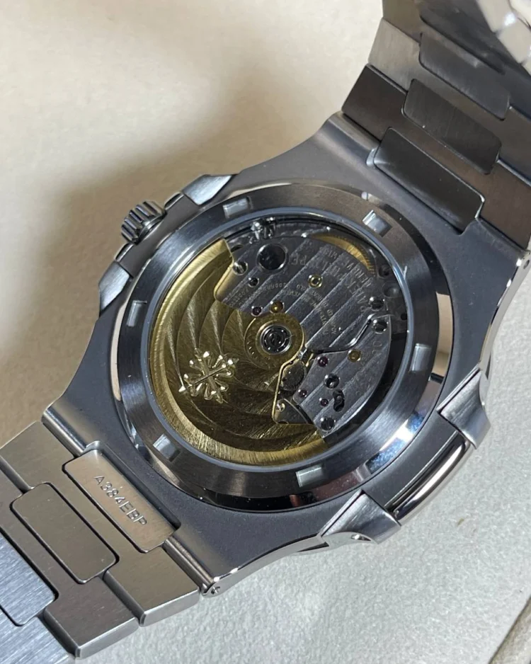 Часы Patek Philippe Nautilus — фото 10