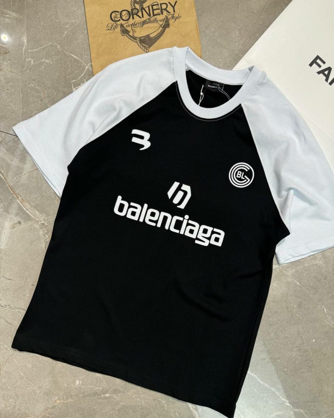 Футболка Balenciaga — изображение 5