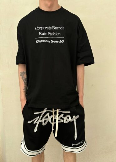 Футболка Vetements Corporate Brands